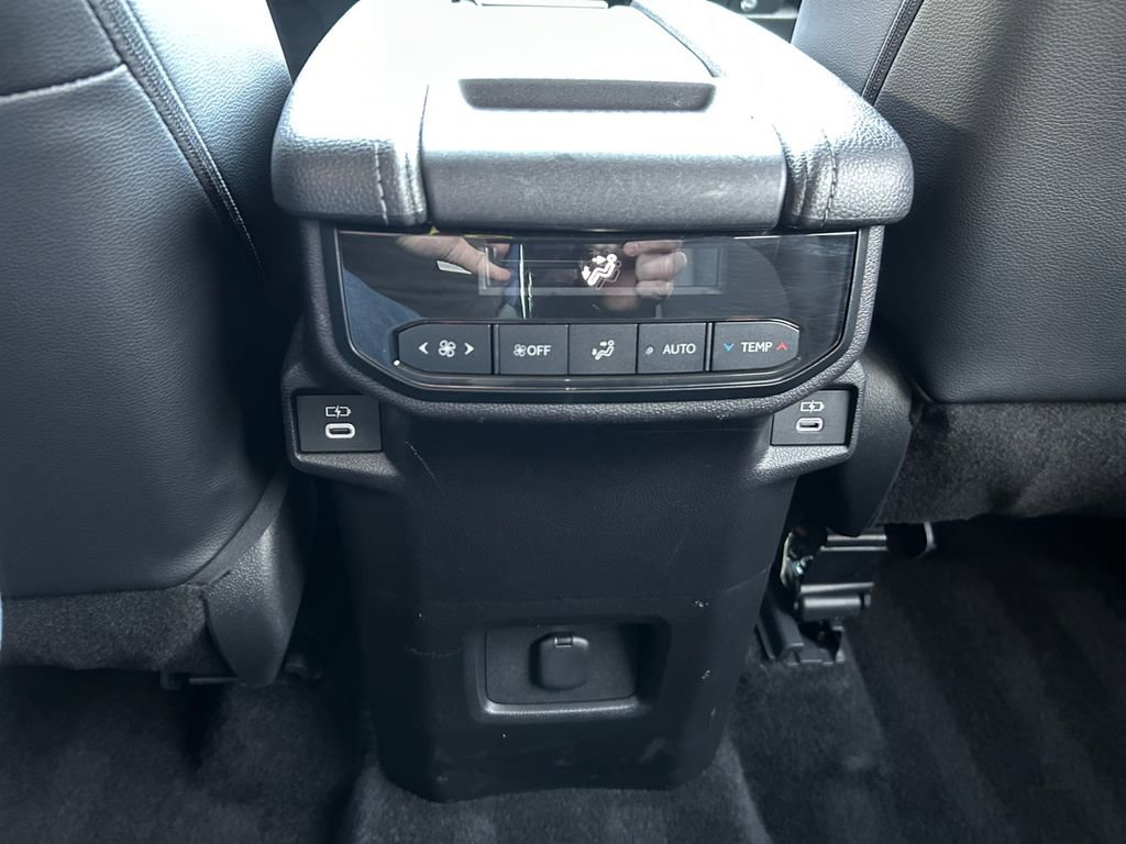 Used 2025 Toyota Grand Highlander AWD image 37