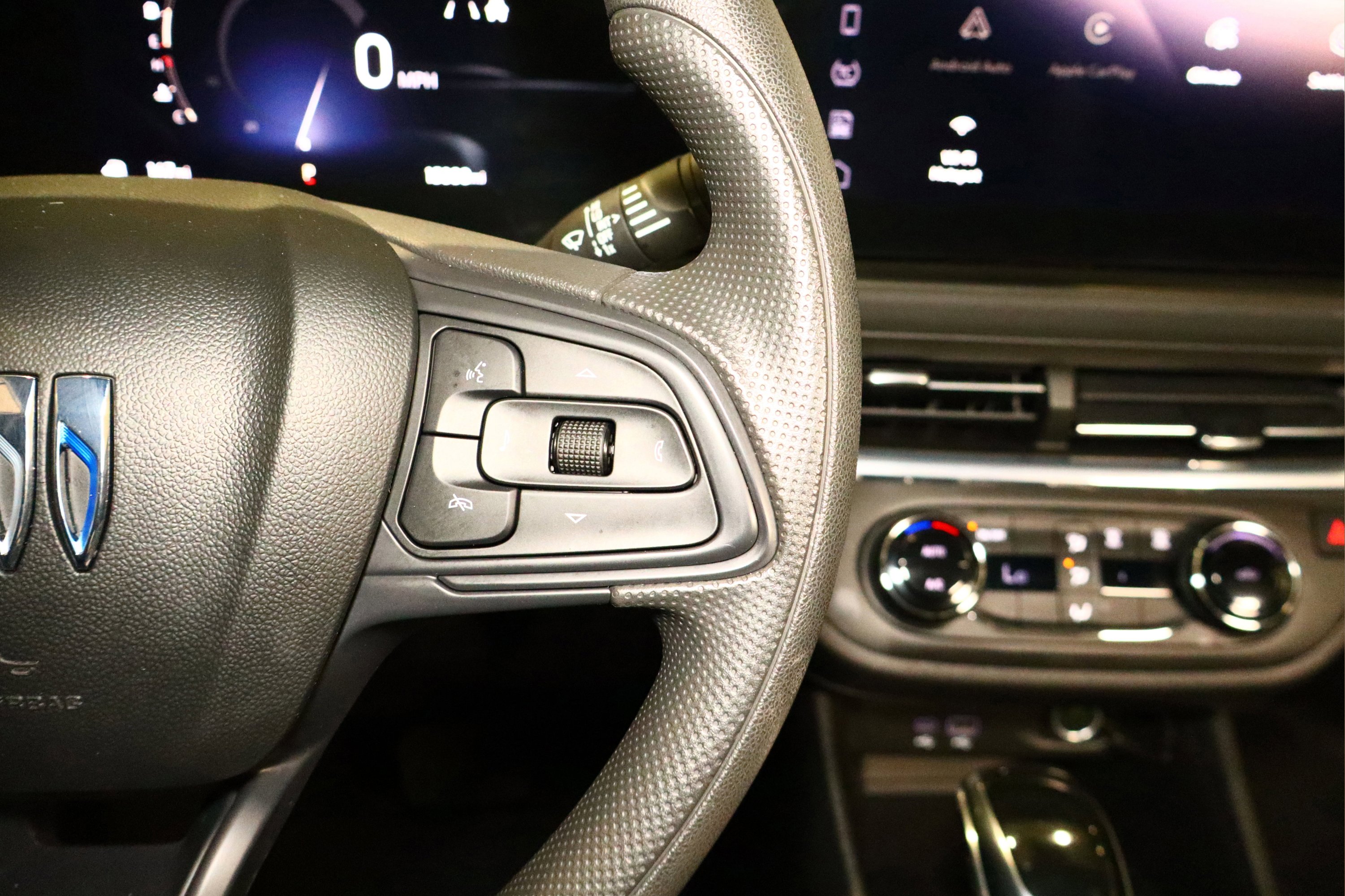 Used 2025 Buick Envista Preferred image 12