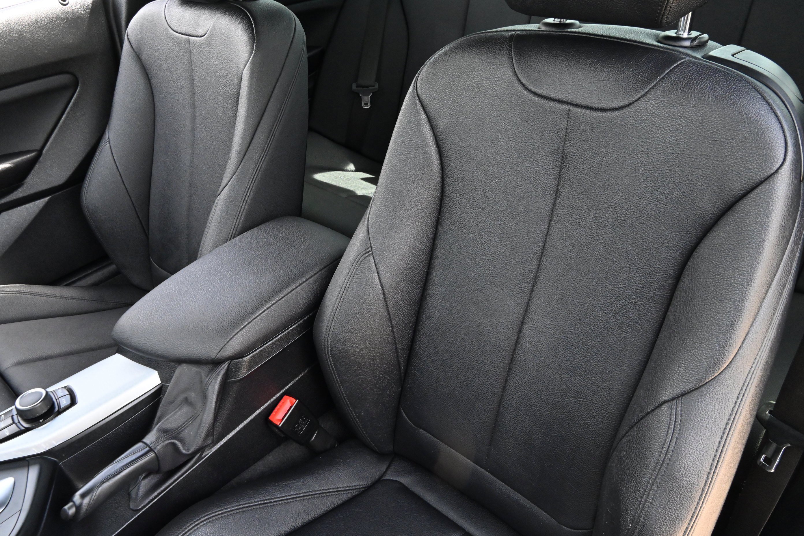 Used 2020 BMW 230i Coupe w/ Convenience Package image 12