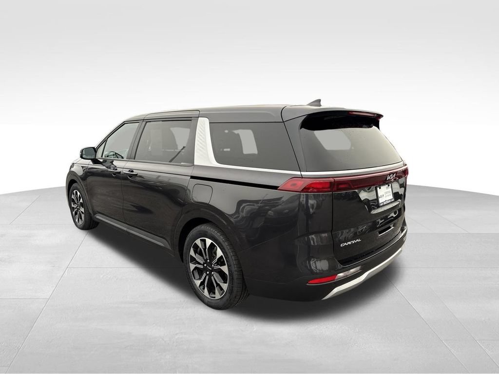 Certified 2024 Kia Carnival EX FWD image 9
