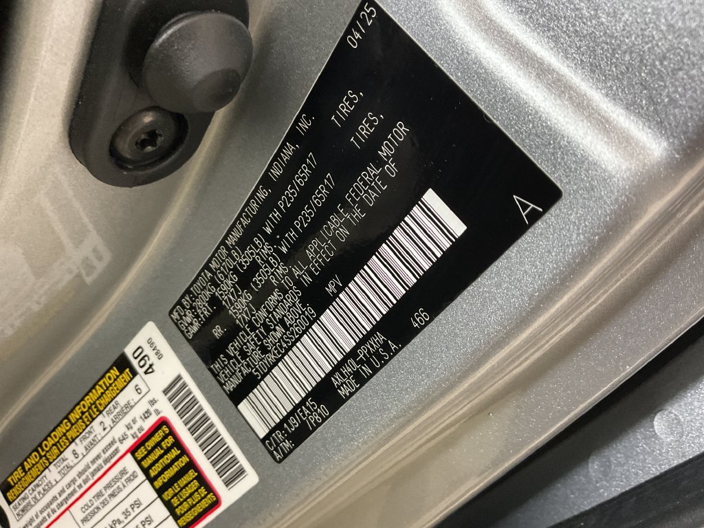 Certified 2025 Toyota Sienna XLE FWD image 29