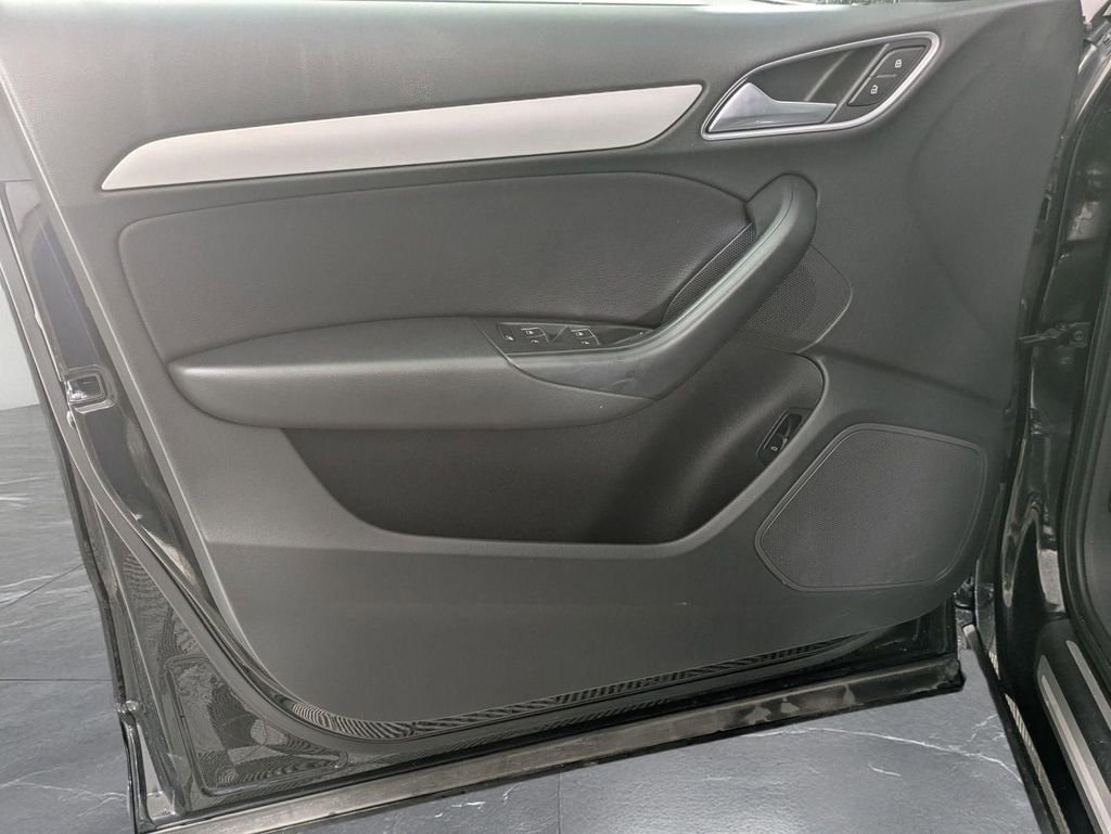 Used 2018 Audi Q3 2.0T Premium image 12