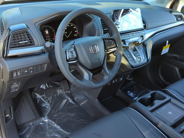 New 2026 Honda Odyssey Touring image 3