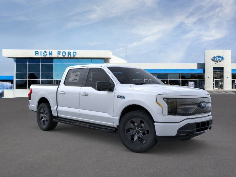 New 2025 Ford F150 Lightning Flash AWD/4WD image 8