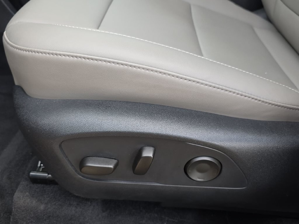 Used 2024 GMC Acadia Elevation w/ Luxury Package FWD image 29