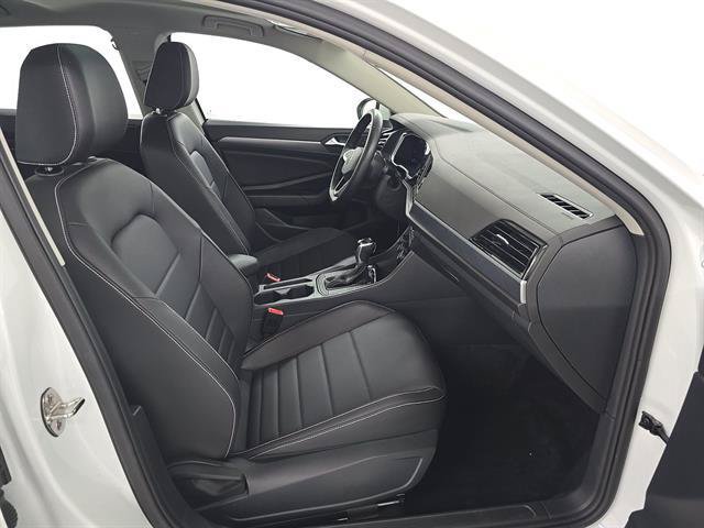 Used 2024 Volkswagen Jetta SE w/ Panoramic Sunroof Package FWD image 35