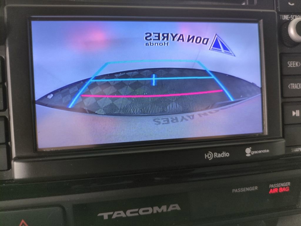 Used 2015 Toyota Tacoma 4x4 Access Cab V6 image 22