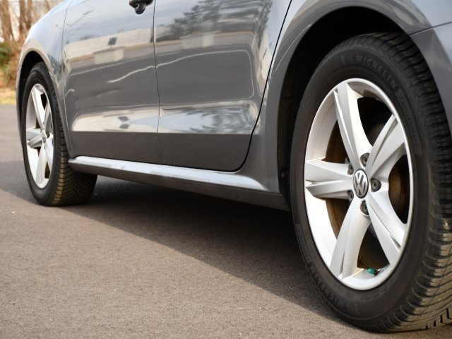 Used 2015 Volkswagen Passat 1.8T Limited Edition image 10