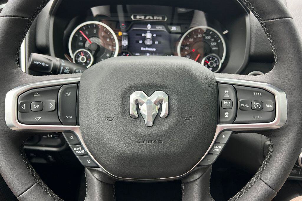New 2026 RAM 1500 Big Horn AWD/4WD image 23