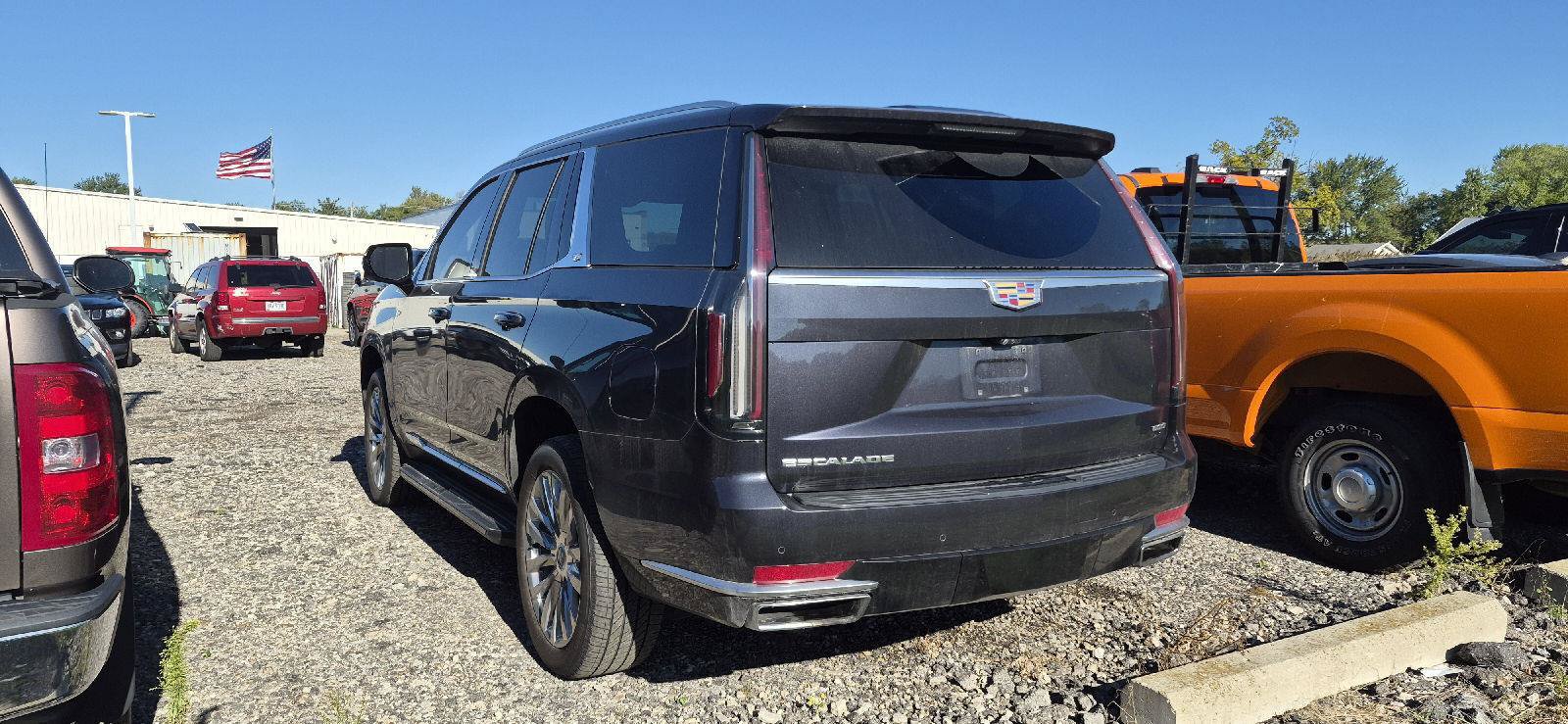 Certified 2024 Cadillac Escalade Premium Luxury AWD/4WD image 4