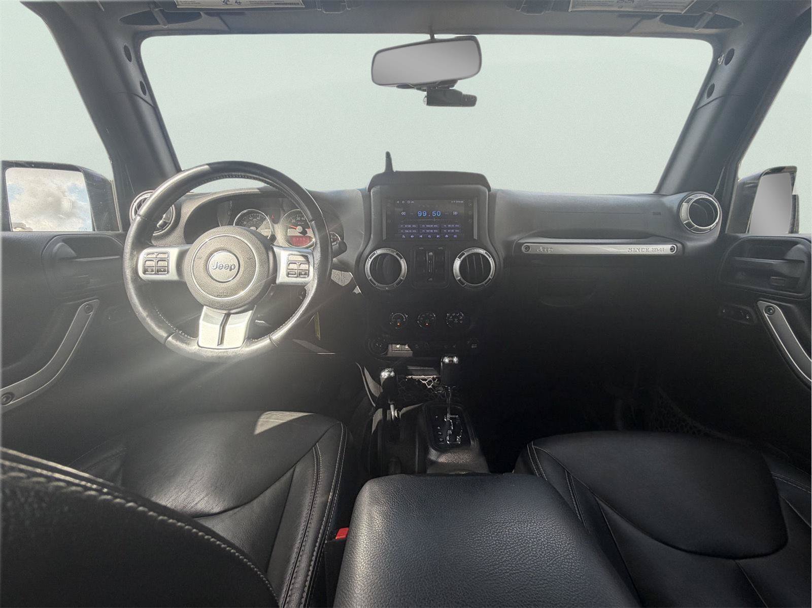 Used 2017 Jeep Wrangler Unlimited Rubicon AWD/4WD image 2