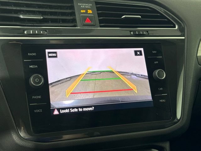 Used 2018 Volkswagen Tiguan SEL AWD/4WD image 23