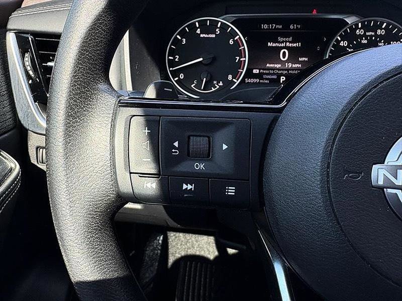 Used 2022 Nissan Rogue SV FWD image 26