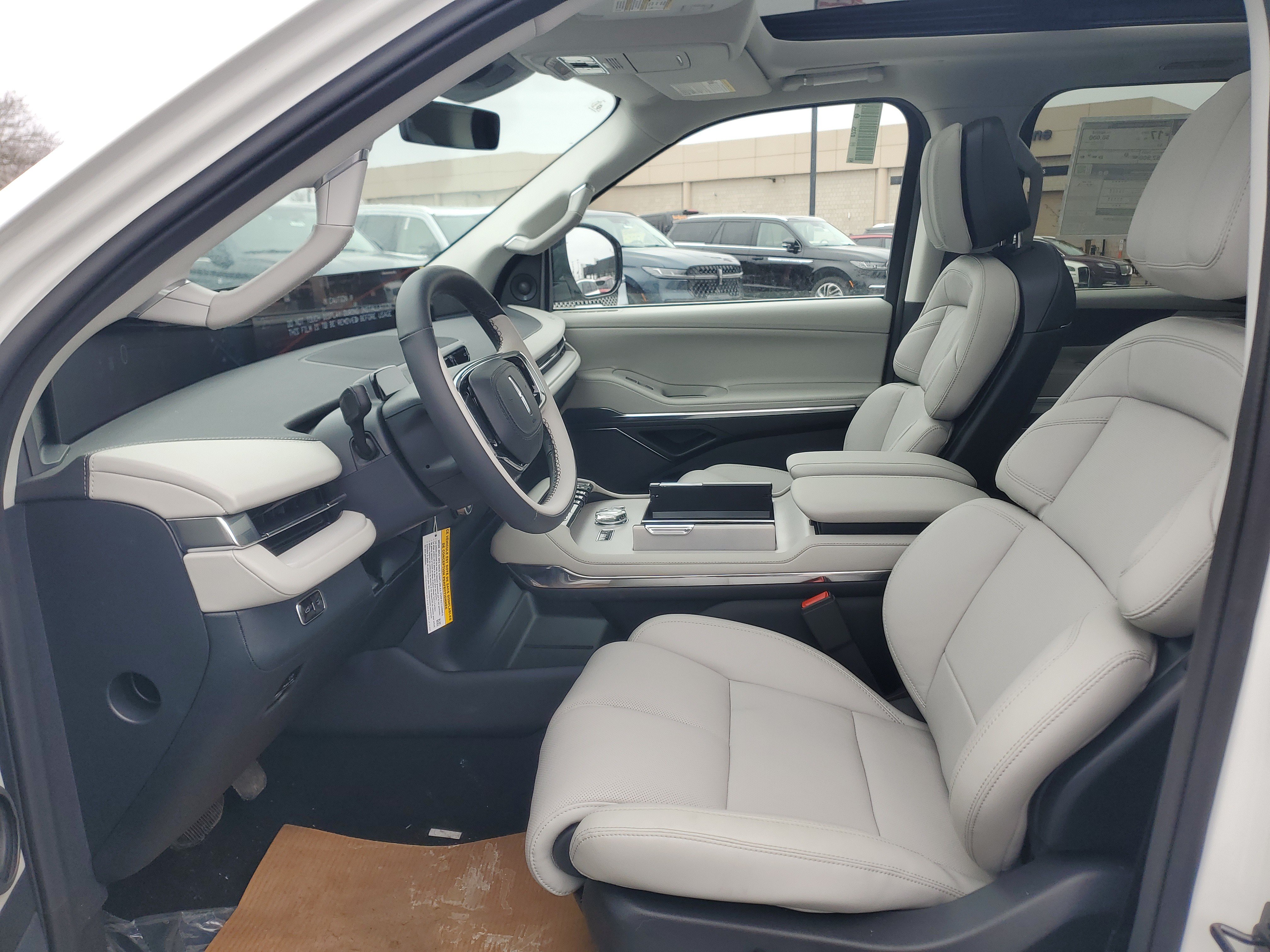 New 2026 Lincoln Navigator Reserve AWD/4WD image 12