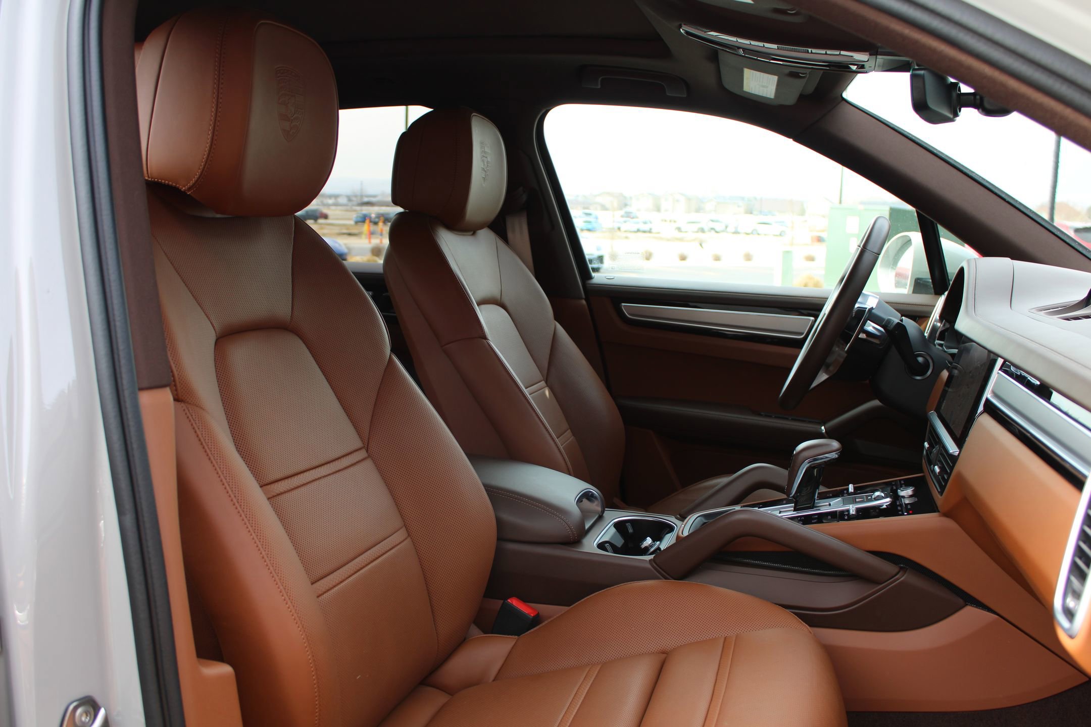 Certified 2023 Porsche Cayenne Platinum Edition image 27