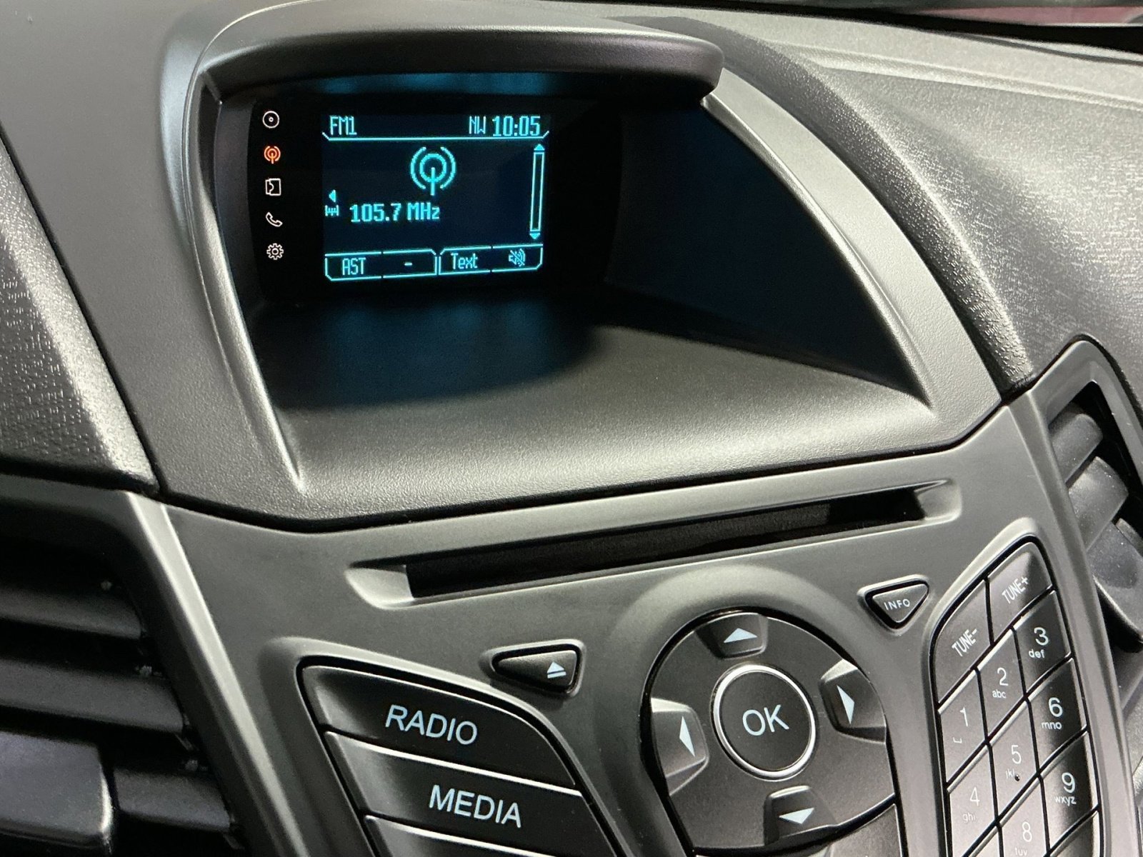 Used 2017 Ford Fiesta SE image 26