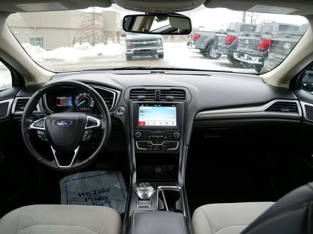 Used 2019 Ford Fusion SE w/ Equipment Group 151A image 10