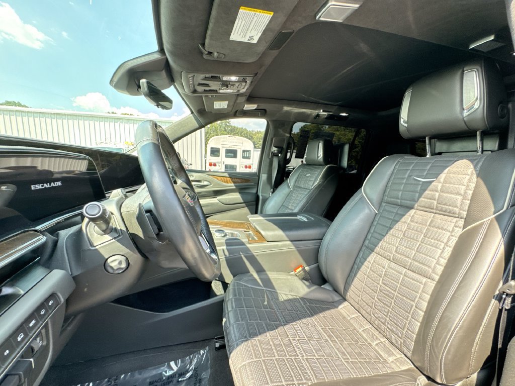 Used 2024 Cadillac Escalade ESV Sport Platinum AWD/4WD image 13