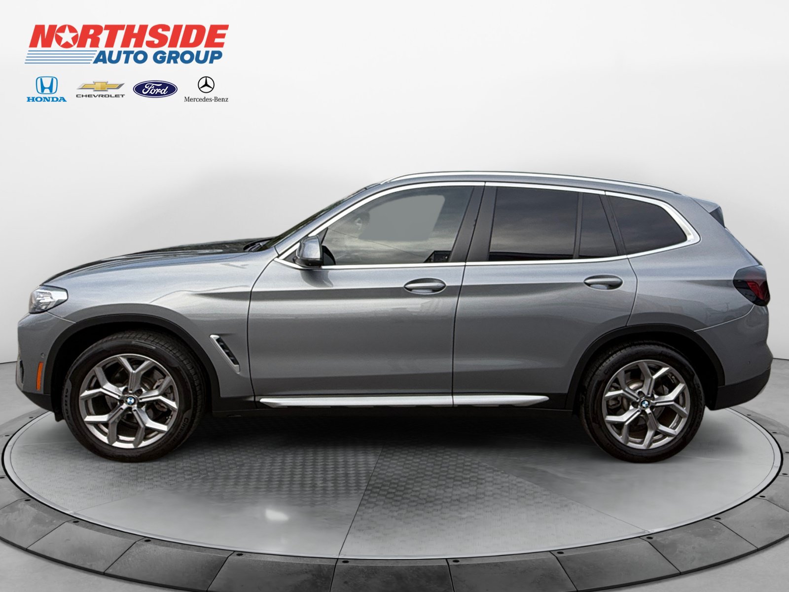 Used 2024 BMW X3 xDrive30i w/ Premium Package w/ZPA AWD/4WD image 4