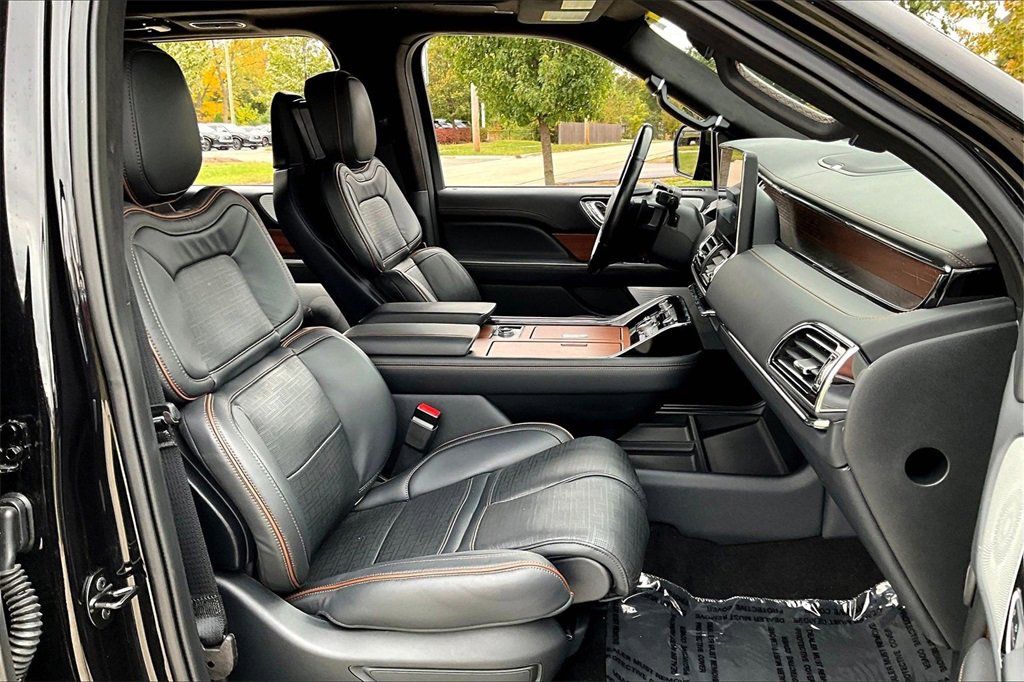 Used 2023 Lincoln Navigator Black Label image 28