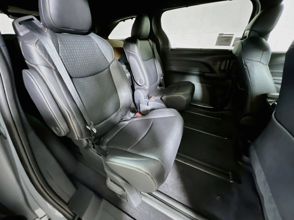 New 2026 Toyota Sienna XLE Woodland Edition AWD/4WD image 21