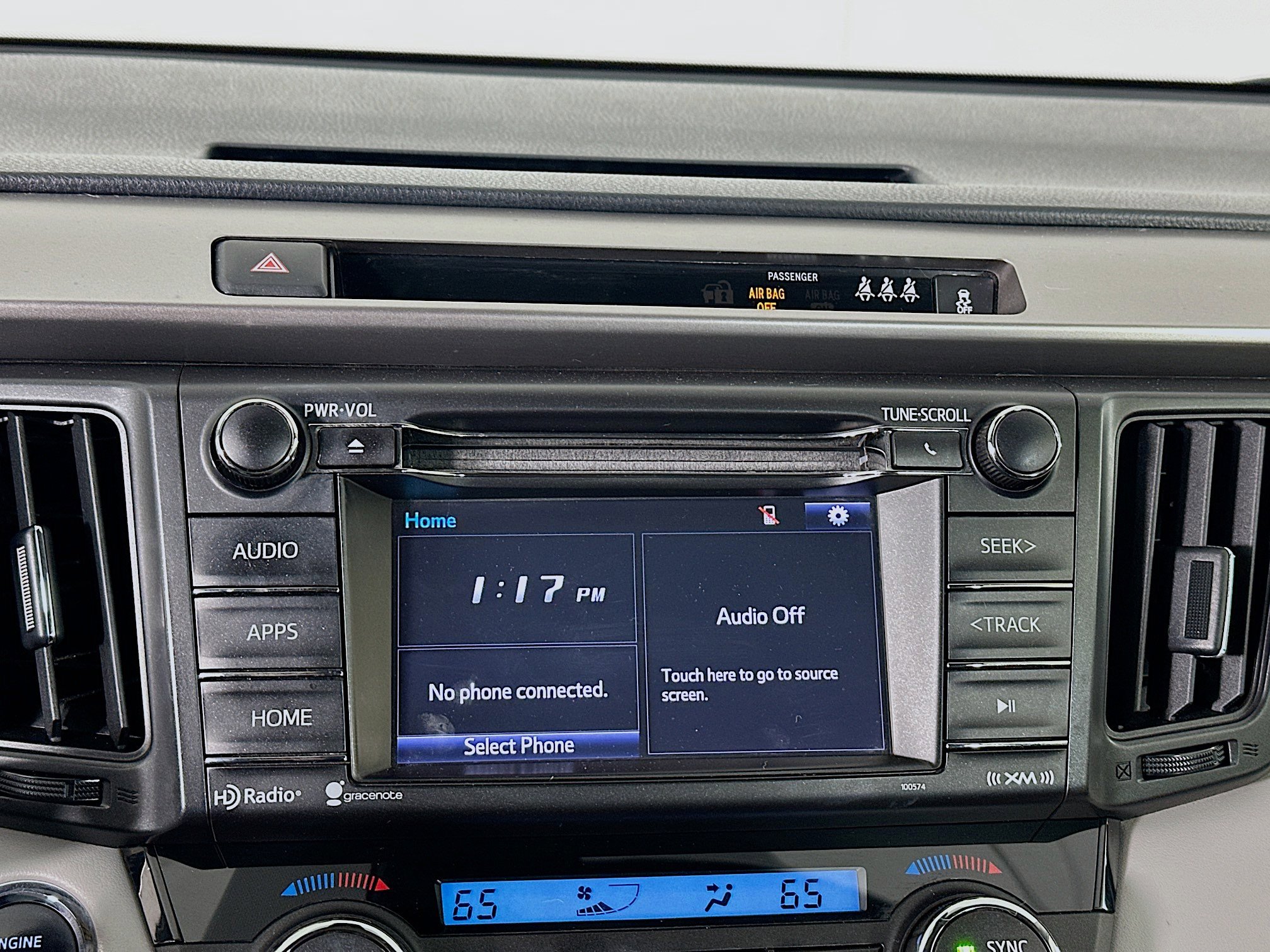 Used 2018 Toyota RAV4 XLE AWD/4WD image 19