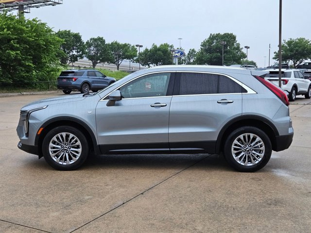 Used 2025 Cadillac XT4 Premium Luxury FWD image 9