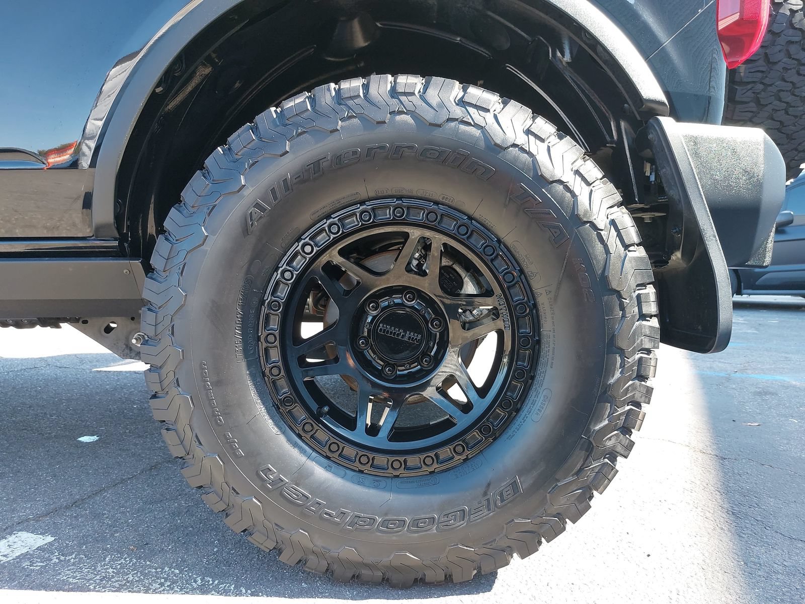 Used 2023 Ford Bronco 4-Door AWD/4WD image 37