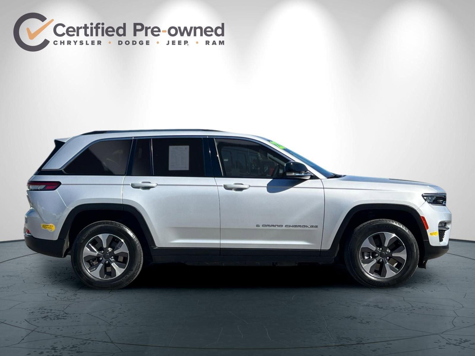 Certified 2022 Jeep Grand Cherokee Limited 4xe image 3