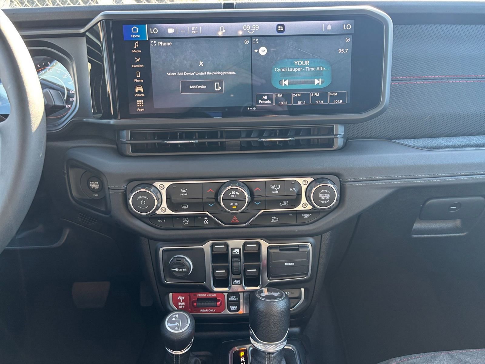 Used 2025 Jeep Wrangler Unlimited Rubicon image 18