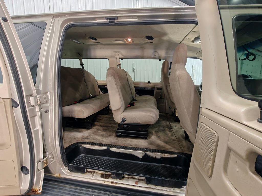 Used 2012 Ford E-350 and Econoline 350 XLT RWD image 17