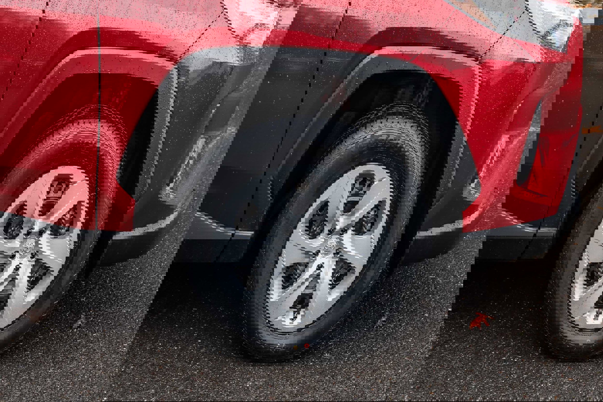 Used 2024 Toyota RAV4 LE image 7