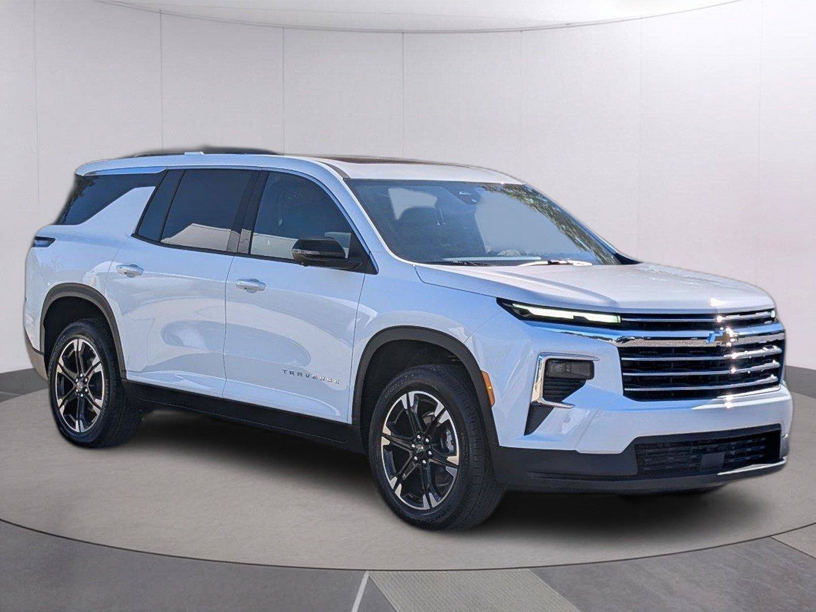 New 2027 Chevrolet Traverse LT w/ Driver Confidence Package FWD image 8