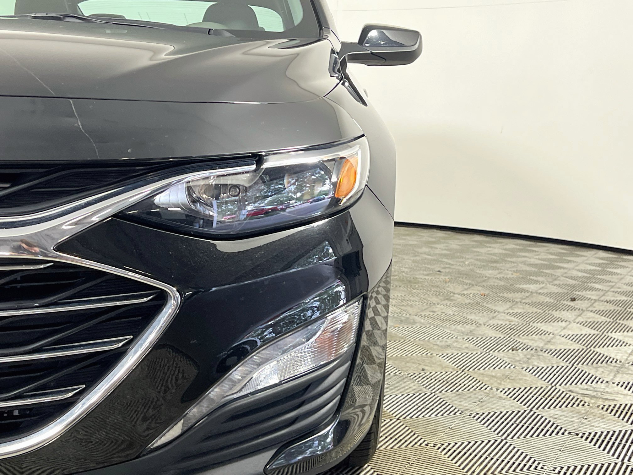 Used 2025 Chevrolet Malibu LT FWD image 12