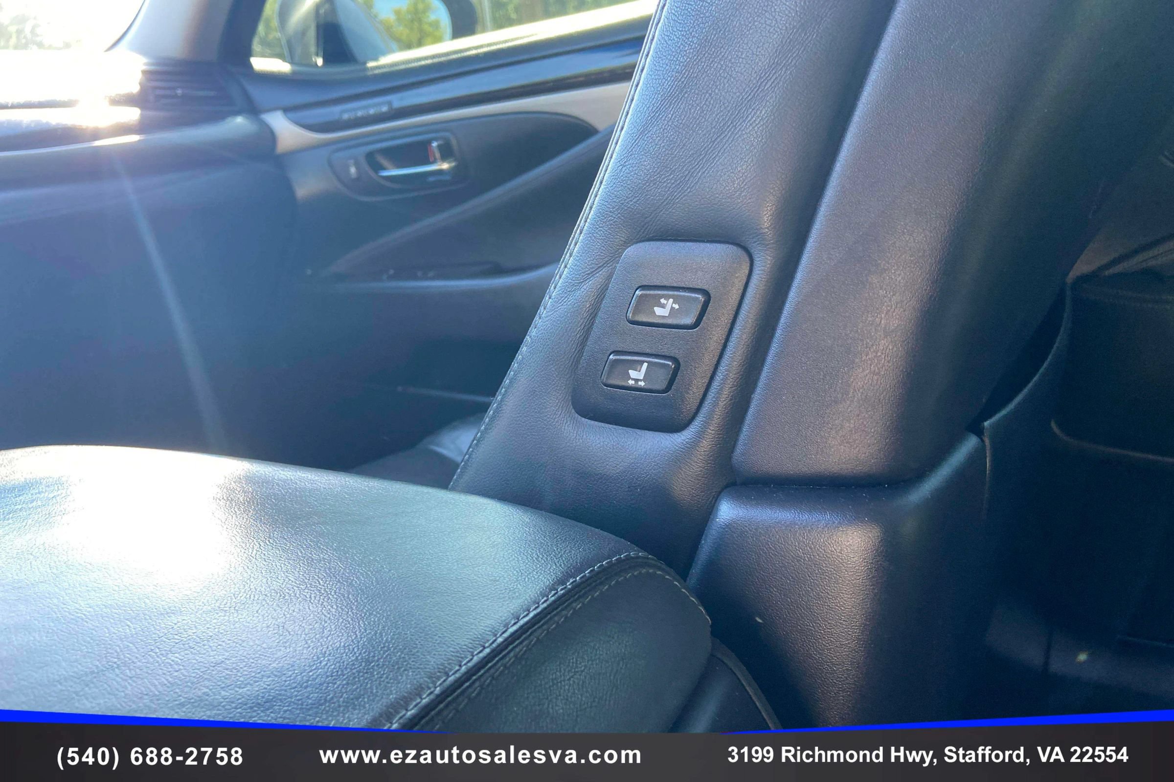 Used 2015 Lexus LS 460 w/ Comfort Package RWD image 30