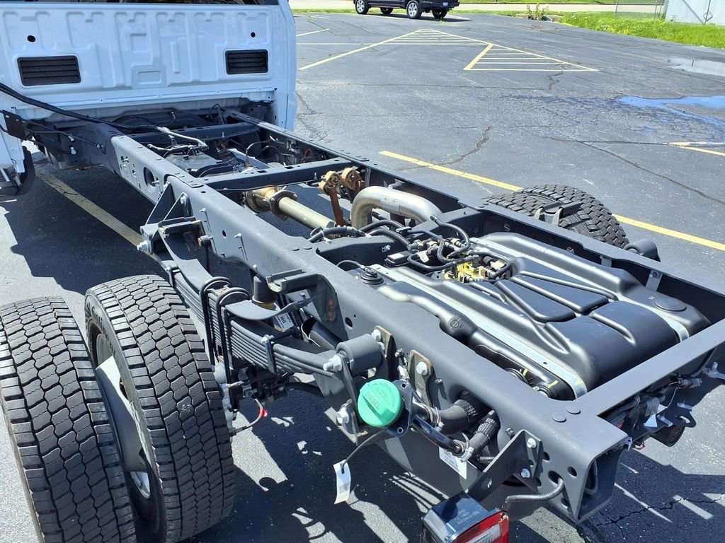 Used 2025 Ford F550 2WD Regular Cab Super Duty image 21