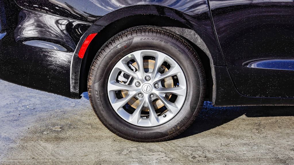 New 2026 Chrysler Pacifica Select image 12