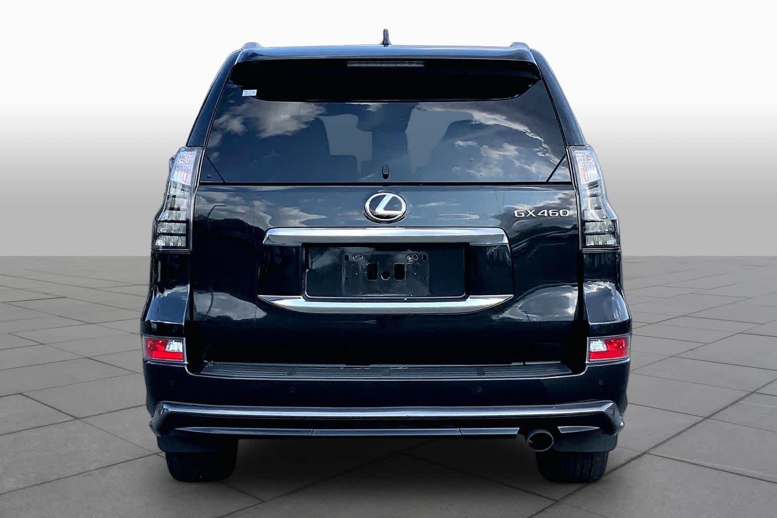 Used 2023 Lexus GX 460 Luxury w/ Sport Design Package AWD/4WD image 5