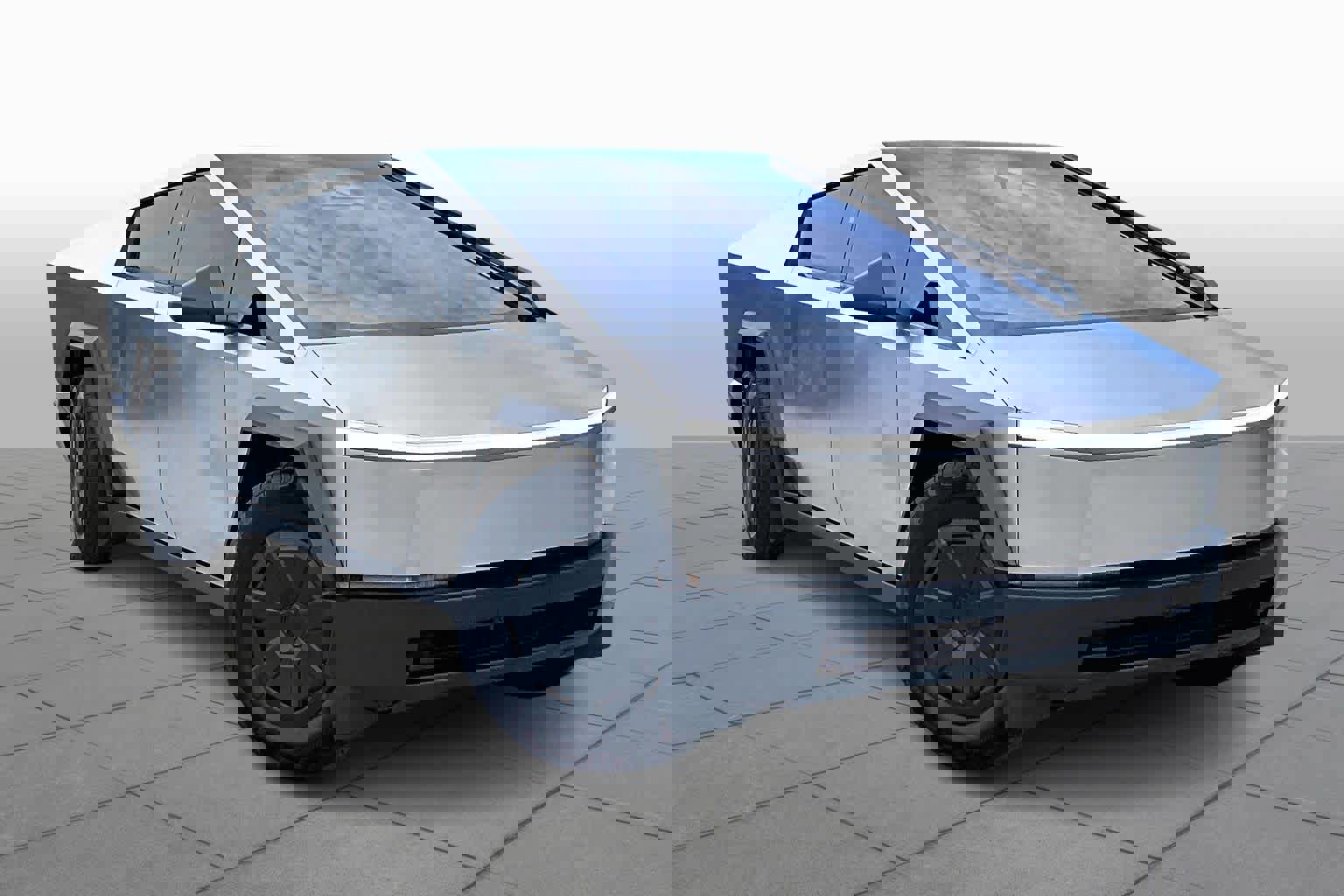 Used 2025 Tesla Cybertruck AWD Crew Cab image 2