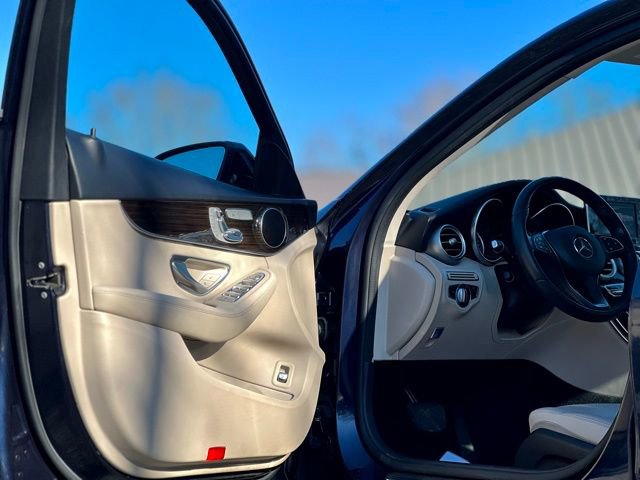 Used 2018 Mercedes-Benz C 300 4MATIC Sedan image 9