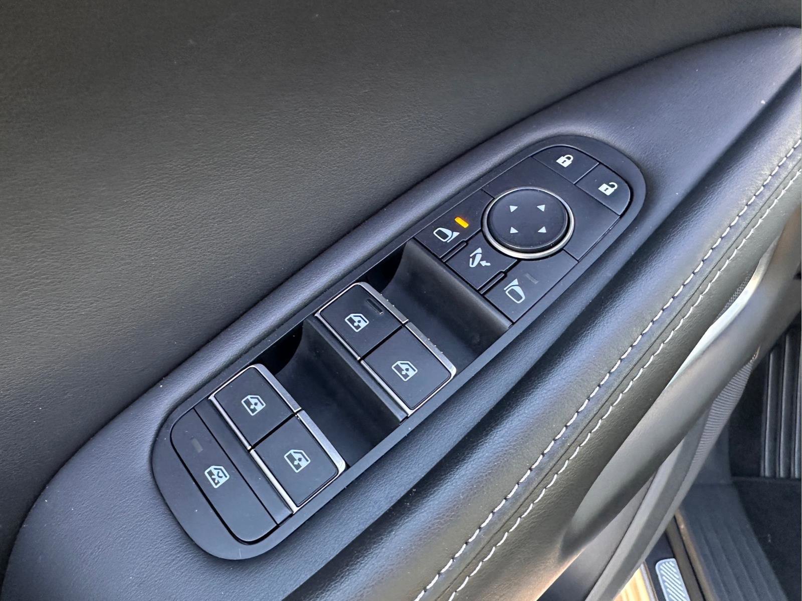 Used 2023 INFINITI QX60 Luxe w/ Performance Audio Package FWD image 17