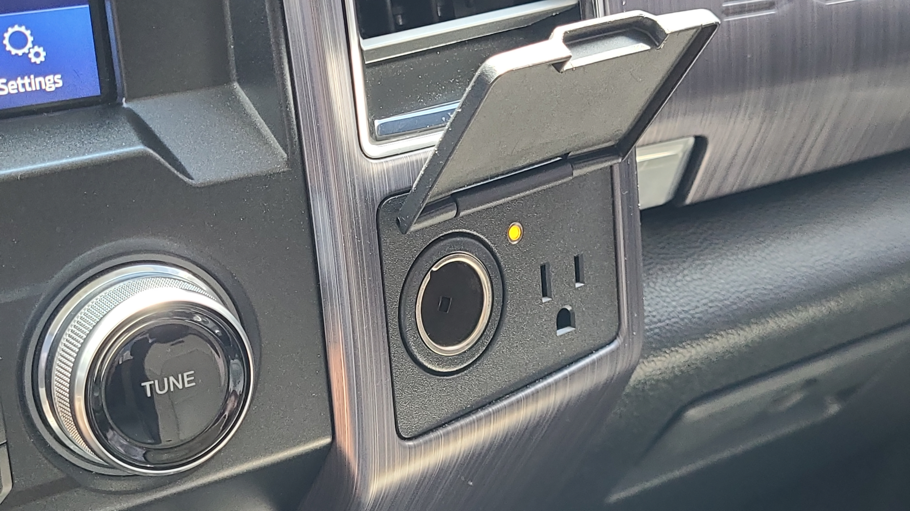 Certified 2021 Ford F350 Limited AWD/4WD image 23