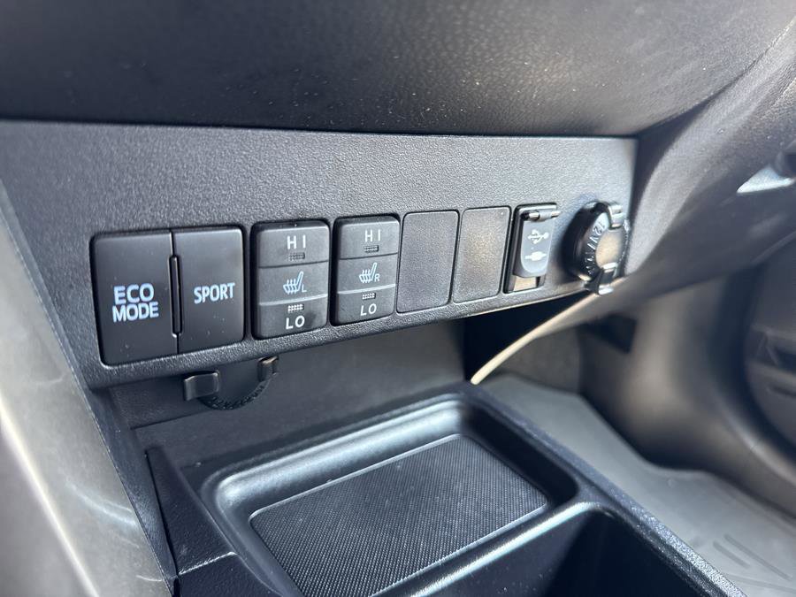 Used 2015 Toyota RAV4 Limited image 27