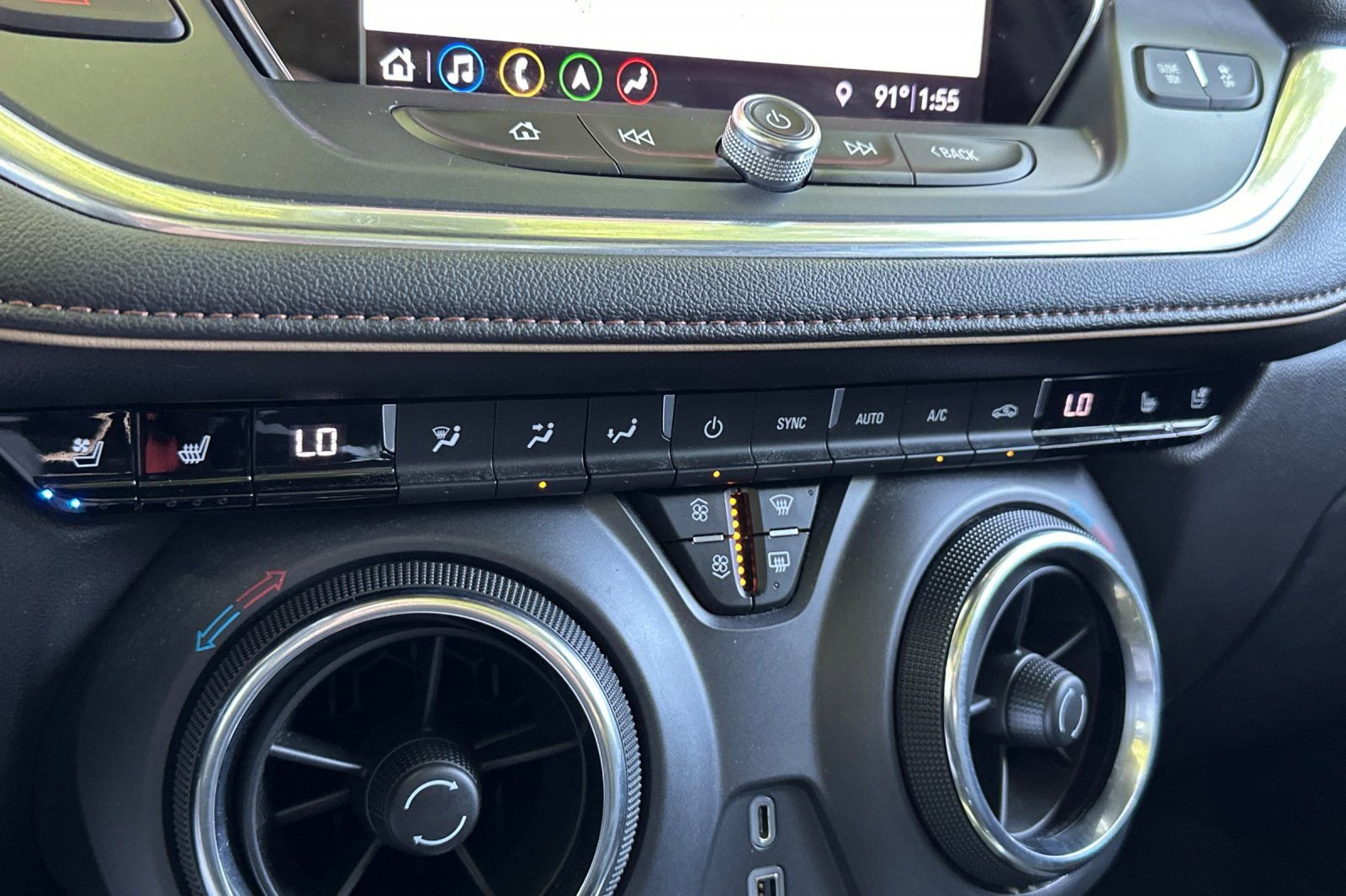 Used 2019 Chevrolet Blazer Premier w/ Sun and Wheels Package FWD image 18