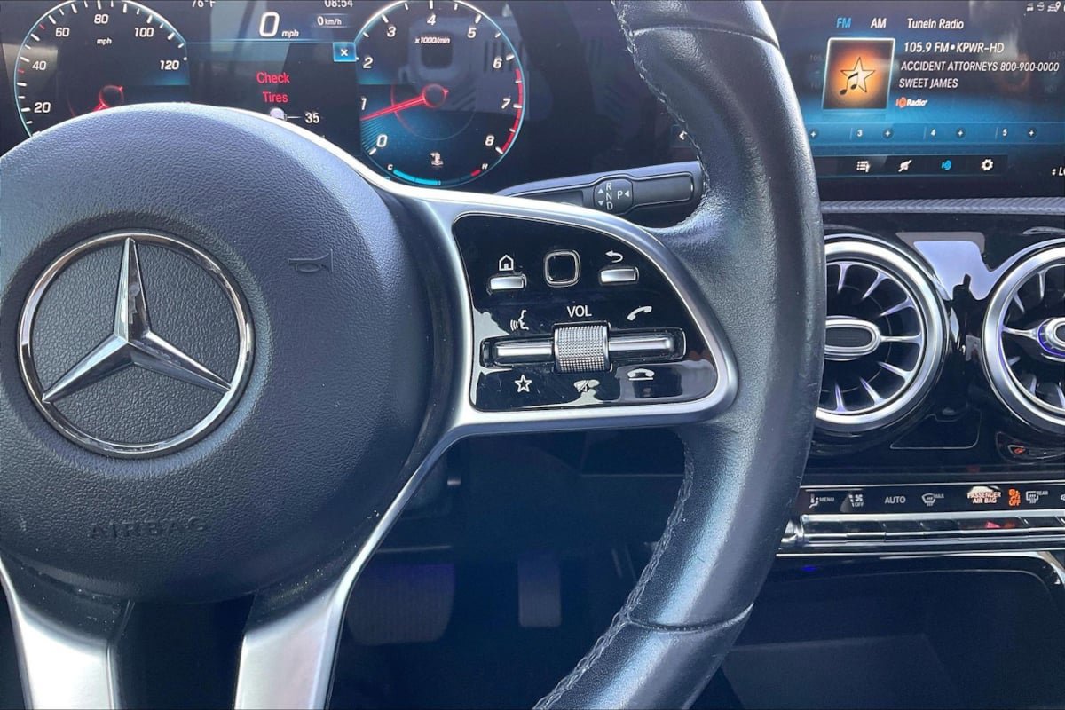 Used 2020 Mercedes-Benz CLA 250 image 19