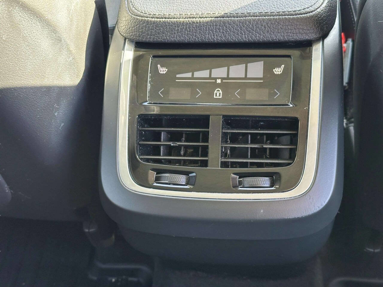 Used 2019 Volvo XC90 T6 Momentum w/ Advanced Package image 15