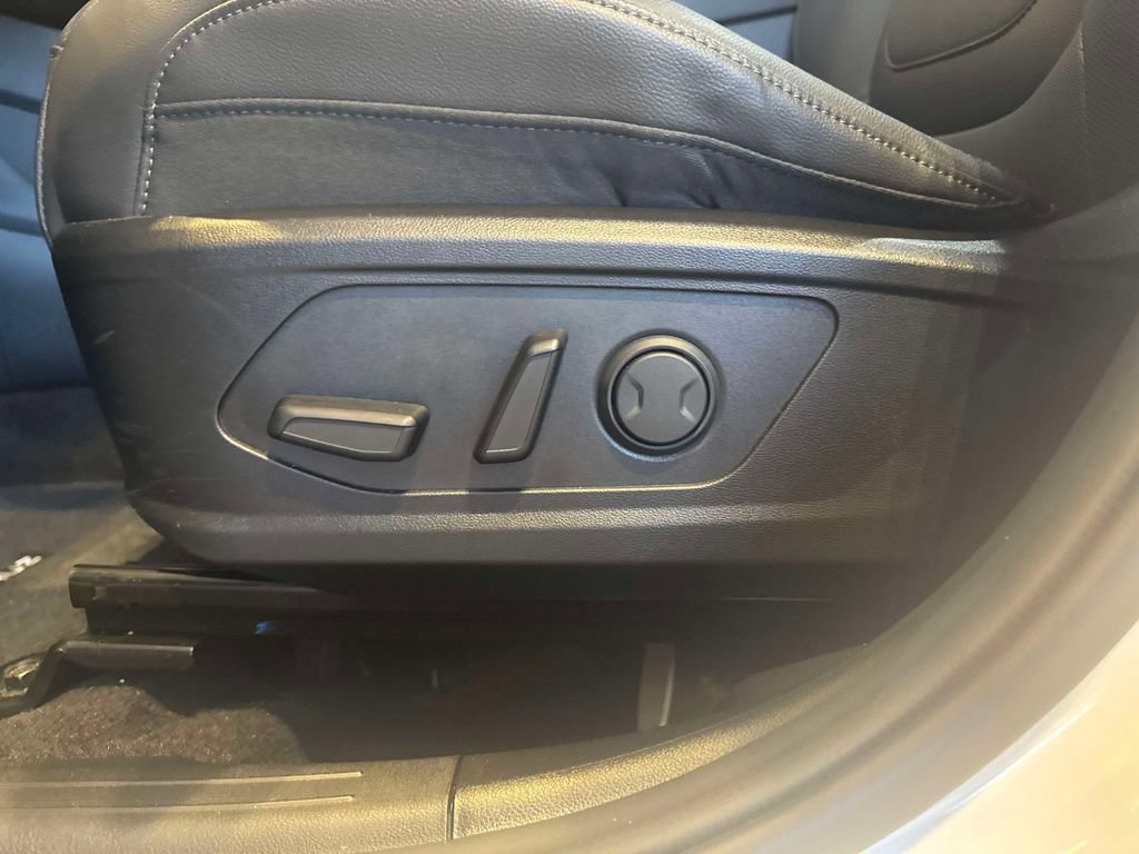 Used 2026 Hyundai Santa Cruz SEL AWD/4WD image 16