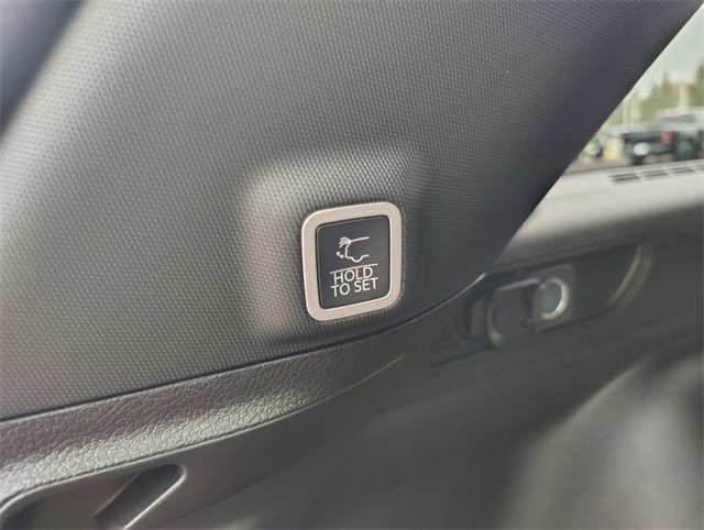 New 2025 Jeep Grand Cherokee Altitude image 33