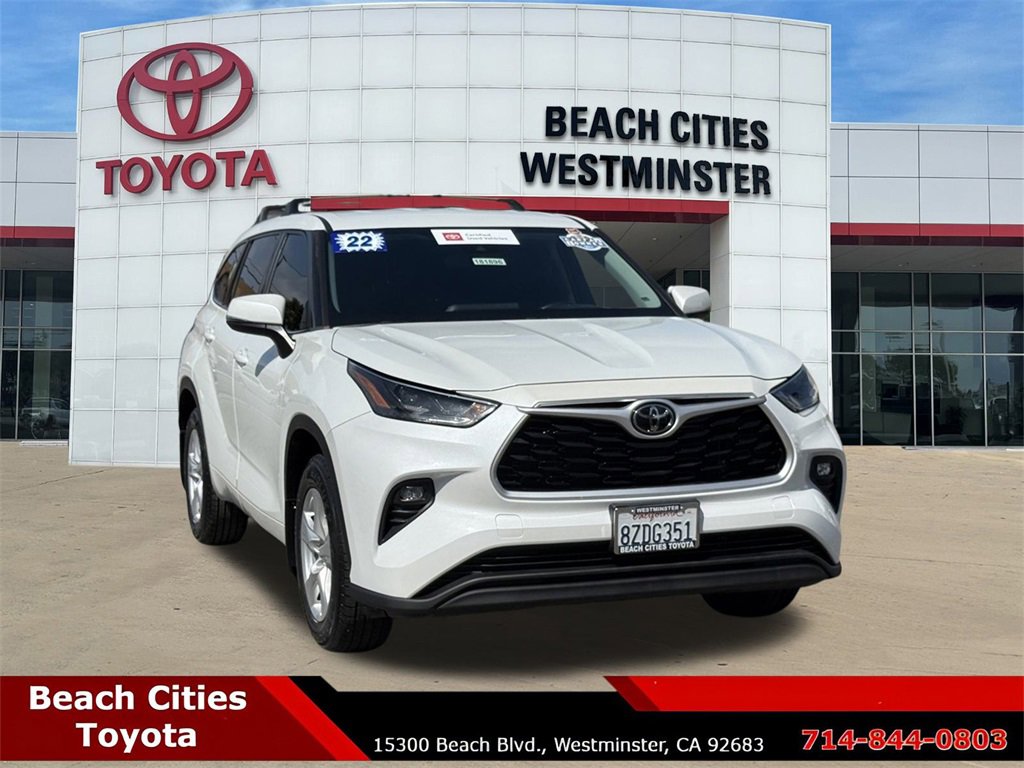 Certified 2022 Toyota Highlander LE image 3