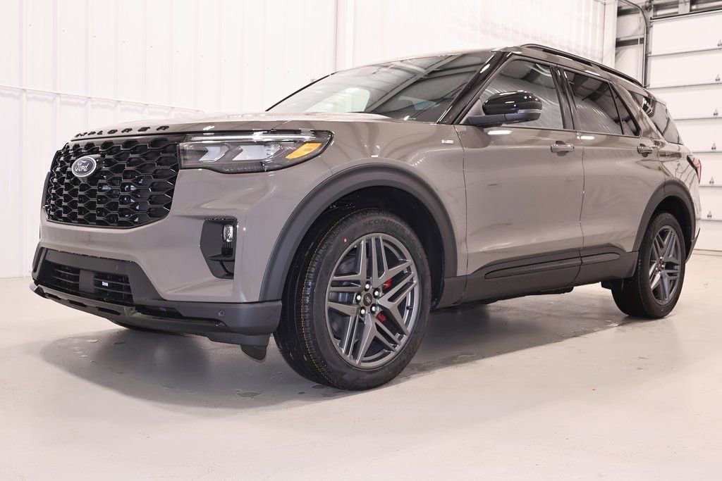 New 2026 Ford Explorer ST-Line w/ ST-Line Street Pack image 5
